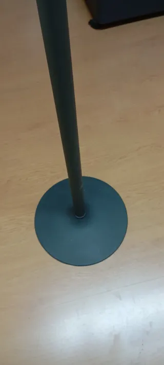 Perchero de oficina metálico