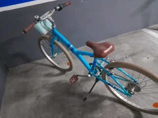 Bicicleta de paseo azul