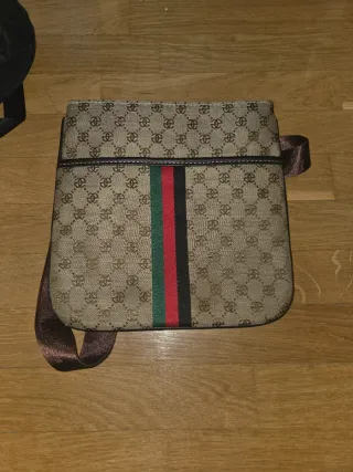 Bolso bandolera Gucci monograma