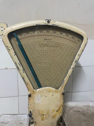 Balanza antigua  marca Arisó