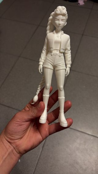 Muñeca K-Pop para pintar