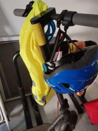 Patinete Eléctrico con Casco y Candado