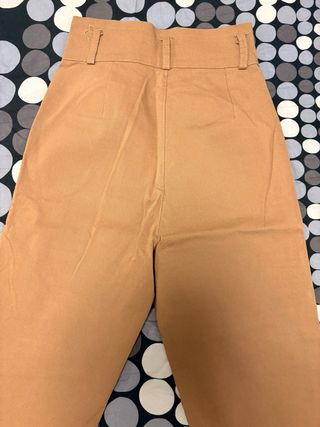 Pantalones beige mujer