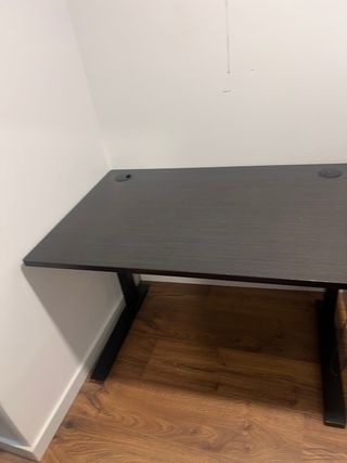 Mesa de escritorio moderna