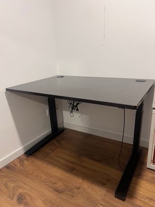 Mesa de escritorio moderna