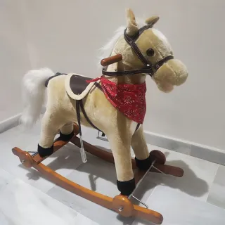 Caballo balancín peluche
