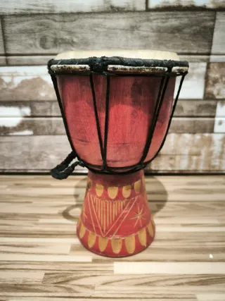 Djenbe pequeño de madera