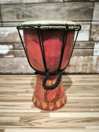 Djenbe pequeño de madera