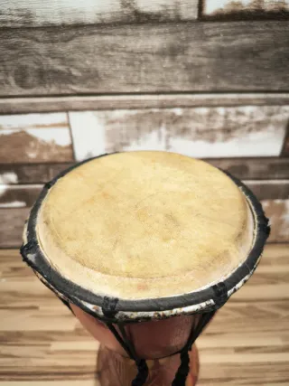 Djenbe pequeño de madera