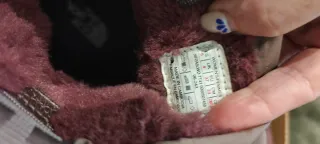 Botas de invierno rosas y negras