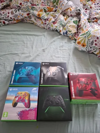 Collezione di controller ufficiali Xbox Serie X/S