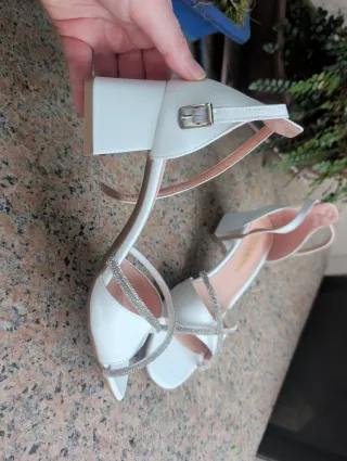 Zapatos blancos novia con brillos. Sin estrenar..