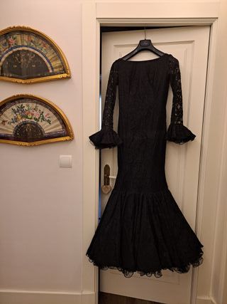 Traje de Flamenca negro de encaje, como nuevo.