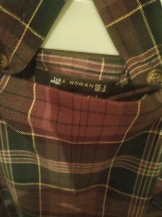 Pantalón peto Zara cuadros