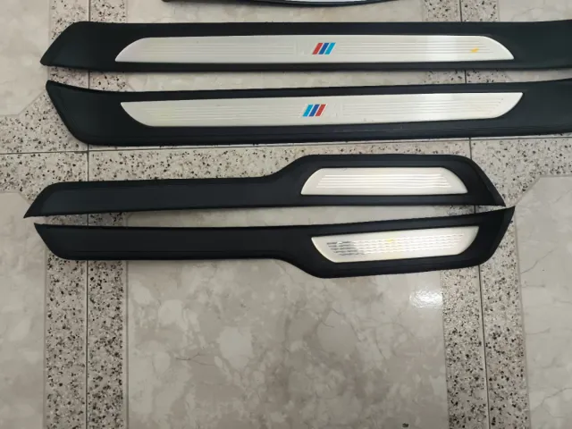 BMW E90 M umbrales y apoyapie