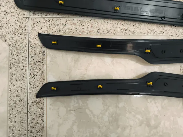 BMW E90 M umbrales y apoyapie