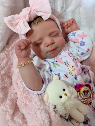 Reborn realizada con genesis horneada y barnizada