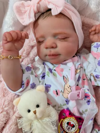 Reborn realizada con genesis horneada y barnizada