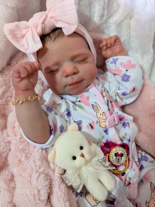 Reborn realizada con genesis horneada y barnizada