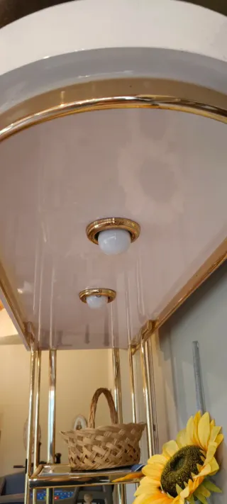 Mueble Bar Dorado y Blanco