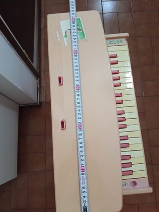 Piano infantil rosa y beige