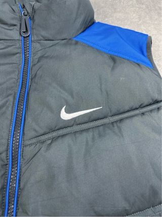 Chaleco acolchado Nike unisex gris y azul