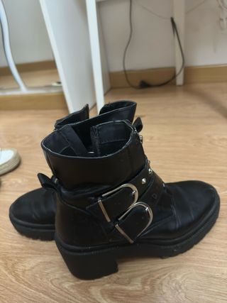 Botas Stradivarius Talla 38 desperfectos