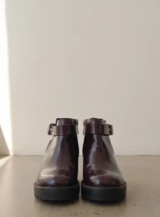 Botines marrones con hebilla y plataforma