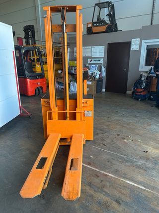 Apilador eléctrico 2,9 mts