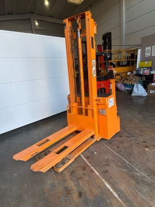 Apilador eléctrico 2,9 mts