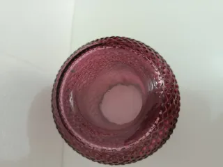 Jarrón de cristal morado