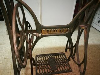 Máquina de coser antigua WERTHEIM