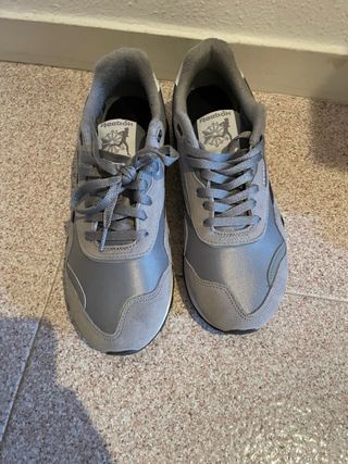 Reebok Nylon Grises Talla 44 / equivale a una 43