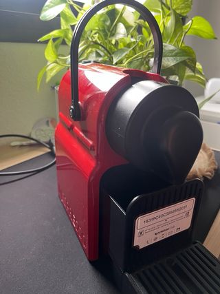 Cafetera Nespresso Krups Roja