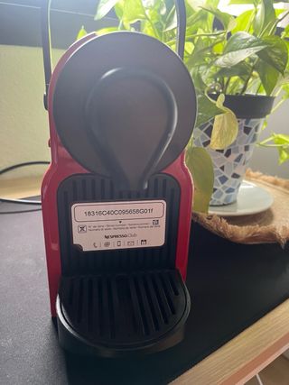 Cafetera Nespresso Krups Roja