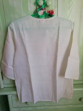 Casaca Desigual blanca bordada talla S