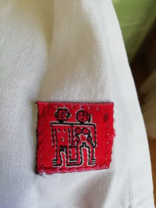 Casaca Desigual blanca bordada talla S