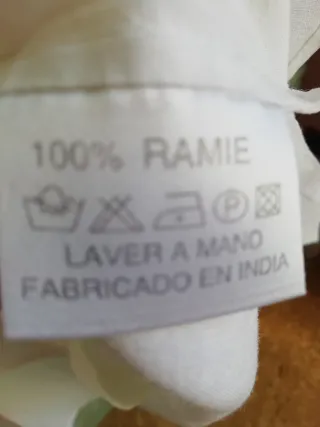 Casaca Desigual blanca bordada talla S