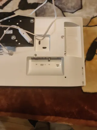 Televisión blanca autocaravana