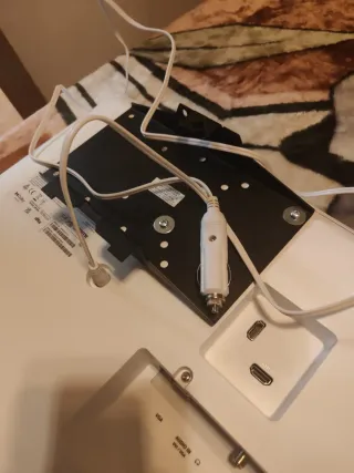 Televisión blanca autocaravana