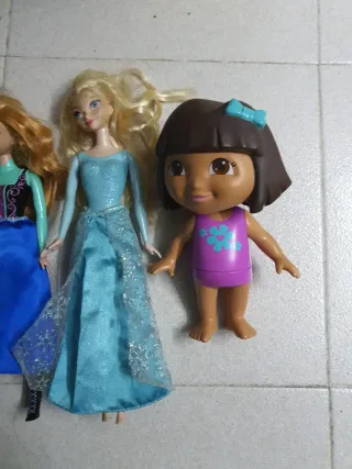 Muñecas Elsa, Ana y Dora