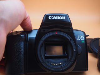 Canon EOS 1000F + Objetivo 28-80mm