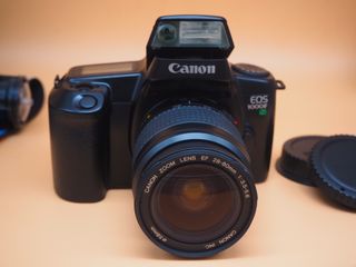 Canon EOS 1000F + Objetivo 28-80mm