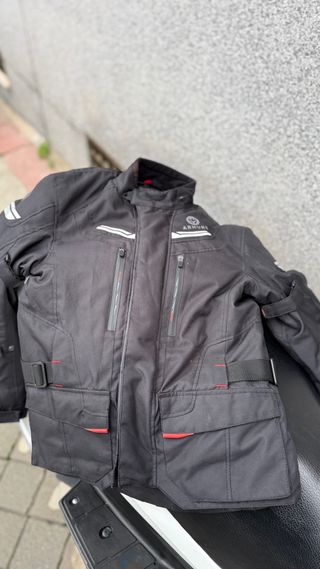 Suzuki Burgman 125cc 2015 9300 km EQUIPACIÓN INCL.