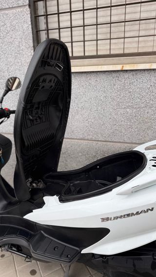 SUZUKI BURGMAN 125 ABS 2015 – 9.700 KM REALES