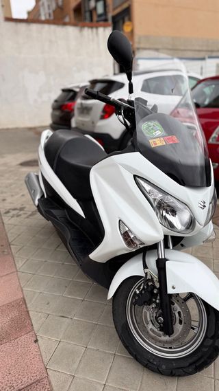 SUZUKI BURGMAN 125 ABS 2015 – 9.700 KM REALES