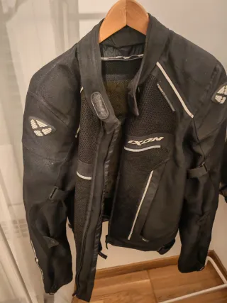 Chaqueta de moto tricapa IXON