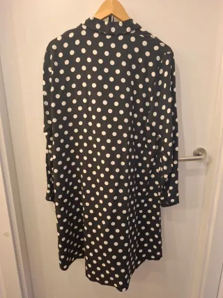 Vestido Anabel Lee lunares con figura