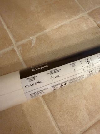 Papel pintado rayas Basic El Corte Inglés.