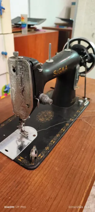 Máquina de Coser Sigma Antigua